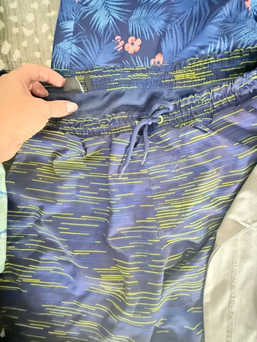 K120- (5) swim trunks Eddie Bauer Kids Swim Set - (1) Gray Rash Guard